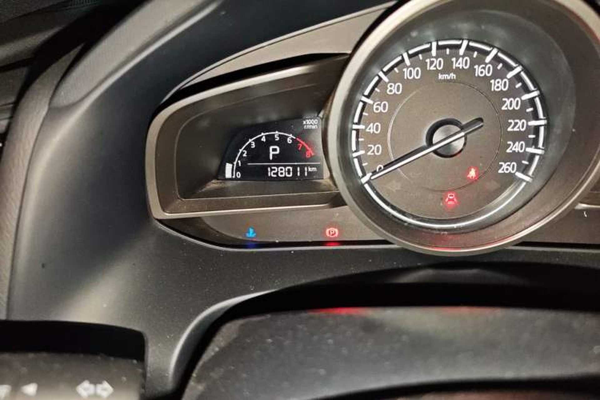 Used Mazda CX-4 2018 2.0L Automatic Two-Wheel Drive Blue Sky Dynamic Version China V Standard Odometer Close Up