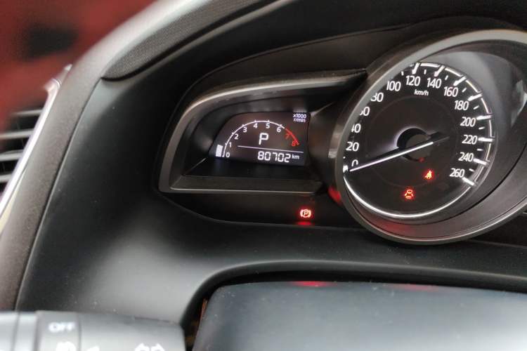 Used Mazda CX-4 2018 2.0L Automatic Two-Wheel Drive Blue Sky Premium Upgrade Version China VI Standard Odometer Close Up