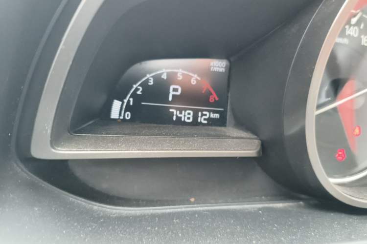 Used Mazda CX-4 2018 2.0L Automatic Two-Wheel Drive Blue Sky Dynamic Version China V Standard Odometer Close Up