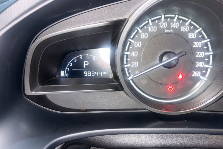 Used Mazda CX-4 2018 2.0L Automatic Two-Wheel Drive Blue Sky Dynamic Version China V Standard Odometer Close Up