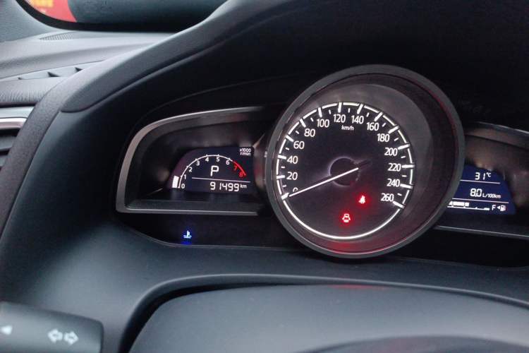 Used Mazda CX-4 2018 2.0L Automatic 2WD ZhiLing Tech Edition China V Standard Odometer Close Up