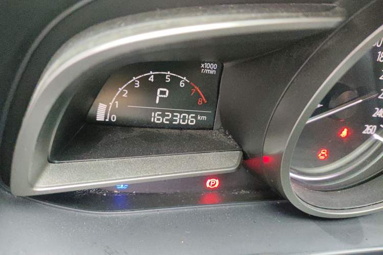 Used Mazda CX-4 2018 2.0L Automatic Two-Wheel Drive Blue Sky Dynamic Version China V Standard Odometer Close Up