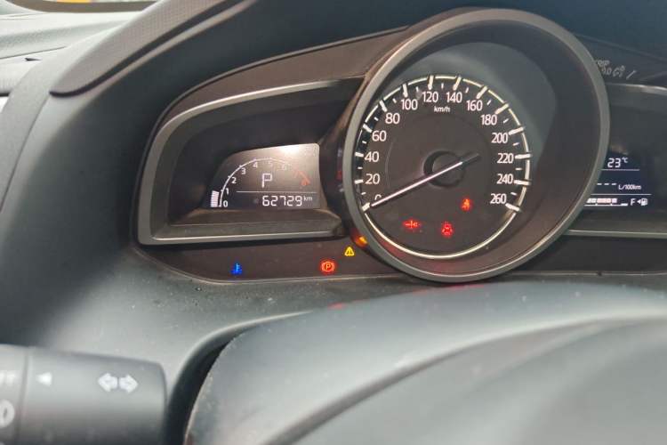 Used Mazda CX-4 2018 2.0L Automatic Two-Wheel Drive Smart Tech Edition China VI Odometer Close Up