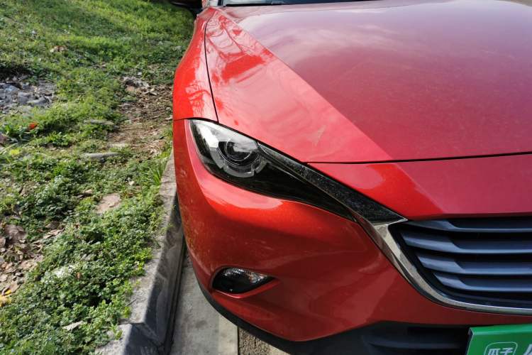 Used Mazda CX-4 2018 2.0L Automatic Two-Wheel Drive Blue Sky Luxury Edition Right Front Headlight