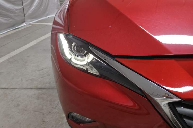 Used Mazda CX-4 2018 2.0L Automatic Two-Wheel Drive Blue Sky Premium Tech Limited Edition Right Front Headlight