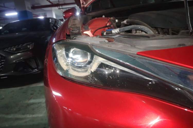 Used Mazda CX-4 2018 2.0L Automatic 2WD Blue Sky Exploration Edition China VI Standard Right Front Headlight