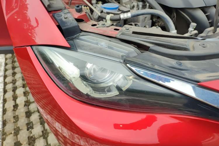 Used Mazda CX-4 2018 2.0L Automatic Two-Wheel Drive Blue Sky Luxury Edition Right Front Headlight
