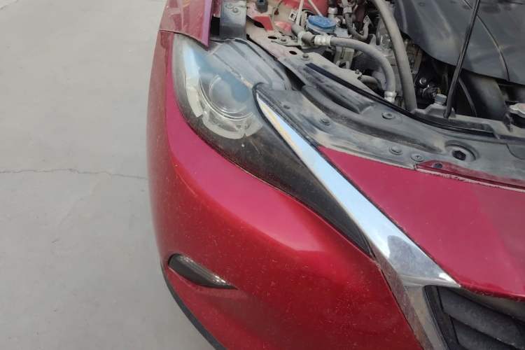 Used Mazda CX-4 2018 2.0L Automatic Two-Wheel Drive Blue Sky Dynamic Version China VI Standard Right Front Headlight