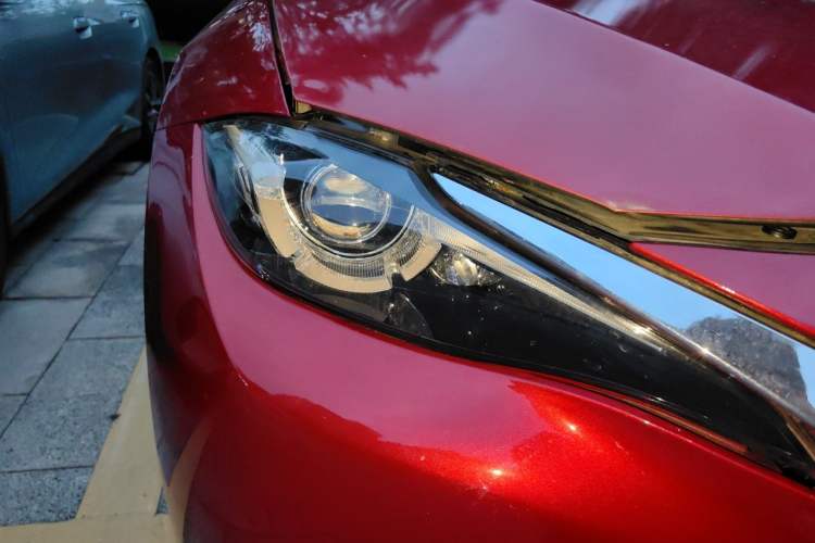 Used Mazda CX-4 2018 2.0L Automatic 2WD Blue Sky Exploration Edition China VI Standard Right Front Headlight