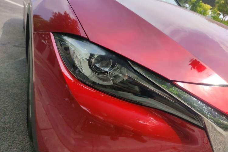 Used Mazda CX-4 2018 2.0L Automatic Two-Wheel Drive Blue Sky Dynamic Version China VI Standard Right Front Headlight
