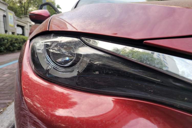 Used Mazda CX-4 2018 2.0L Automatic Two-Wheel Drive Blue Sky Dynamic Version China V Standard Right Front Headlight