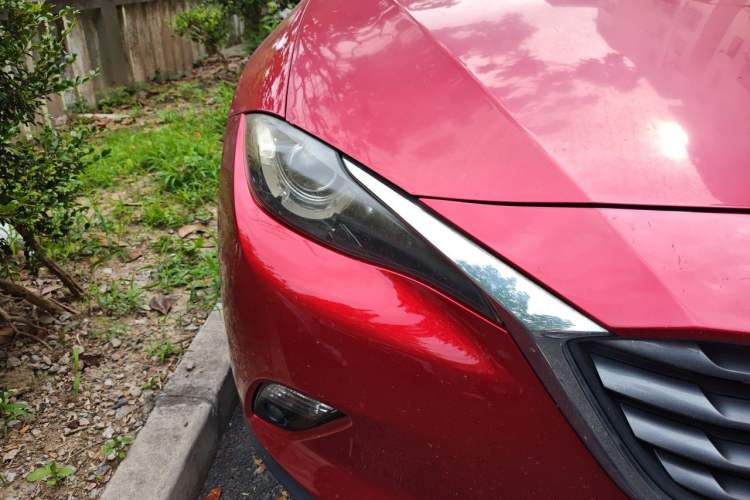 Used Mazda CX-4 2018 2.0L Automatic Two-Wheel Drive Blue Sky Luxury Edition Right Front Headlight