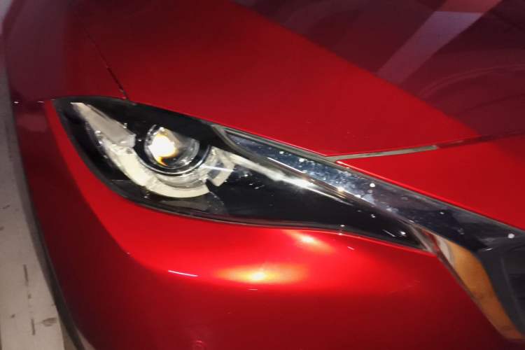 Used Mazda CX-4 2018 2.0L Automatic 2WD ZhiLing Tech Edition China V Standard Right Front Headlight