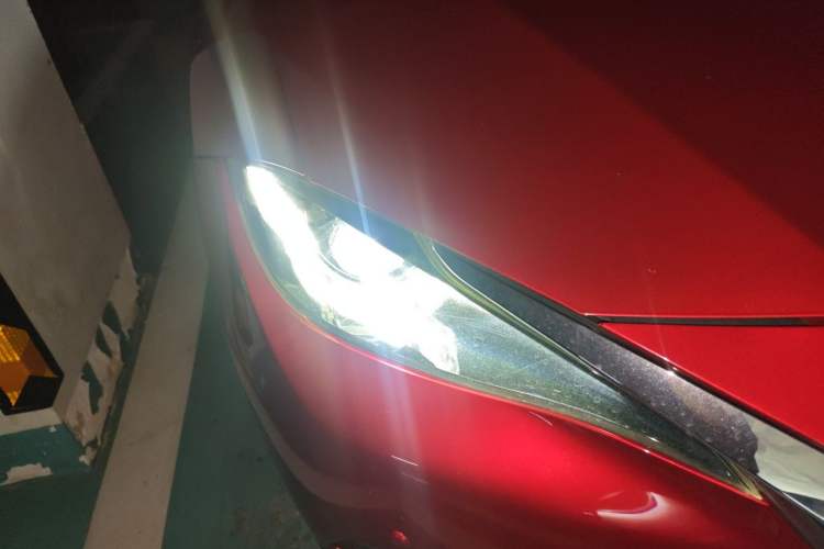 Used Mazda CX-4 2018 2.0L Automatic Two-Wheel Drive Blue Sky Luxury Edition Right Front Headlight
