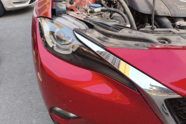 Used Mazda CX-4 2018 2.0L Automatic Two-Wheel Drive Blue Sky Dynamic Version China V Standard Right Front Headlight