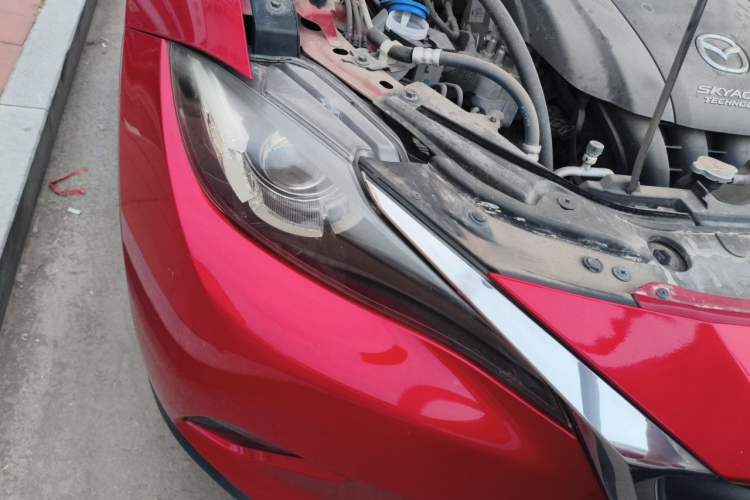 Used Mazda CX-4 2018 2.0L Automatic Two-Wheel Drive Blue Sky Dynamic Version China V Standard Right Front Headlight