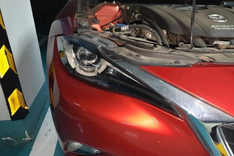 Used Mazda CX-4 2018 2.0L Automatic Two-Wheel Drive Blue Sky Dynamic Version China V Standard Right Front Headlight