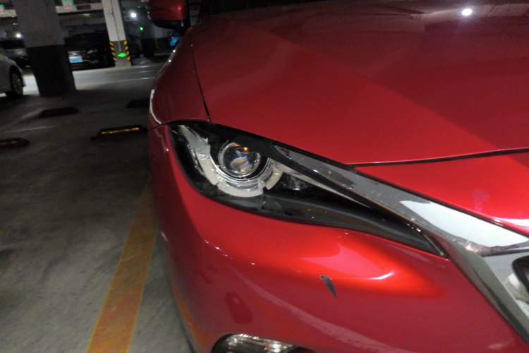 Used Mazda CX-4 2018 2.0L Automatic Two-Wheel Drive Blue Sky Premium Upgrade Version China VI Standard Right Front Headlight
