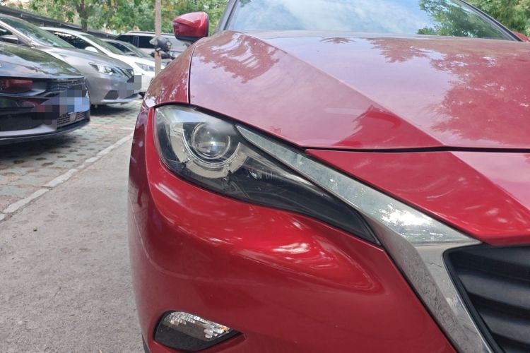 Used Mazda CX-4 2018 2.0L Automatic Two-Wheel Drive Blue Sky Dynamic Version China VI Standard Right Front Headlight