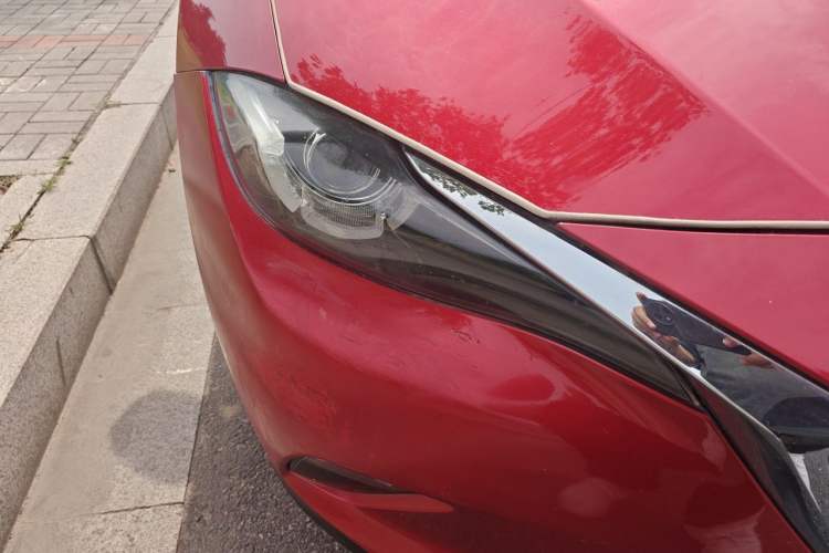 Used Mazda CX-4 2018 2.0L Manual Two-Wheel Drive Blue Sky Dynamic Edition China V Standard Right Front Headlight