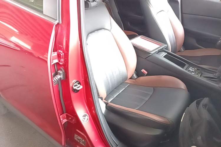 Used Mazda CX-4 2018 2.0L Automatic Two-Wheel Drive Blue Sky Premium Upgrade Version China VI Standard Right Front Seat