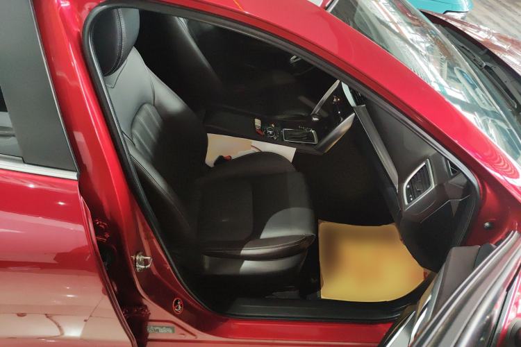 Used Mazda CX-4 2018 2.0L Automatic Two-Wheel Drive Blue Sky Luxury Edition Right Front Seat