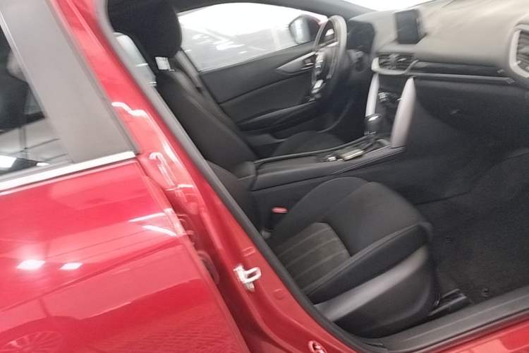 Used Mazda CX-4 2018 2.0L Automatic Two-Wheel Drive Blue Sky Exploration Version China V Standard Right Front Seat