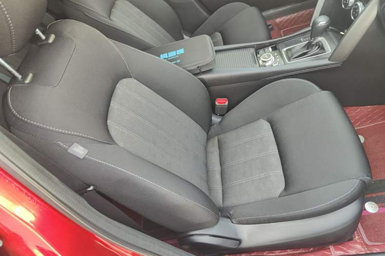 Used Mazda CX-4 2018 2.0L Automatic 2WD Blue Sky Exploration Edition China VI Standard Right Front Seat