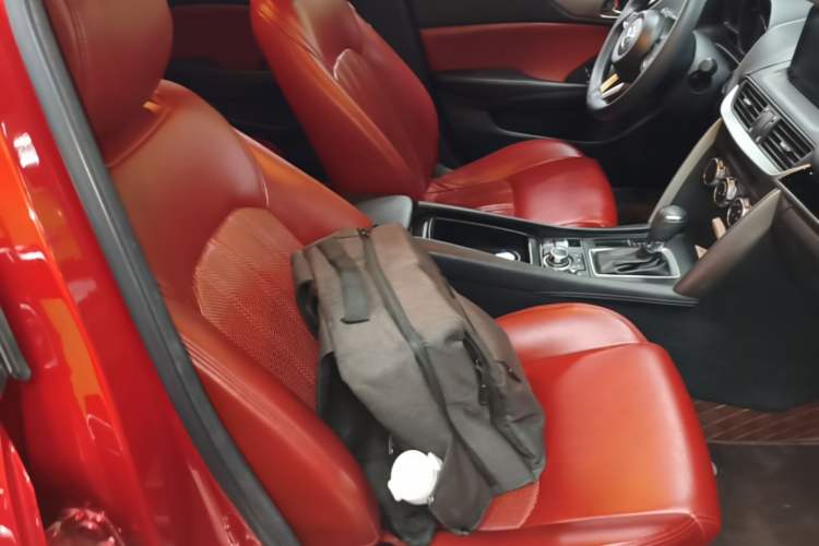 Used Mazda CX-4 2018 2.0L Automatic Two-Wheel Drive Blue Sky Dynamic Version China VI Standard Right Front Seat