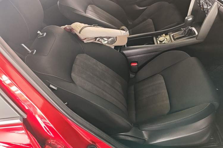 Used Mazda CX-4 2018 2.0L Automatic Two-Wheel Drive Blue Sky Dynamic Version China VI Standard Right Front Seat
