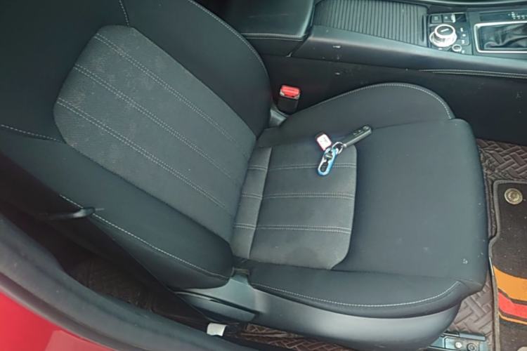 Used Mazda CX-4 2018 2.0L Automatic Two-Wheel Drive Blue Sky Dynamic Version China VI Standard Right Front Seat