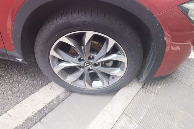 Used Mazda CX-4 2018 2.5L Automatic 4x4 Sky Passion Edition China VI Standard Right Front Wheel Hub