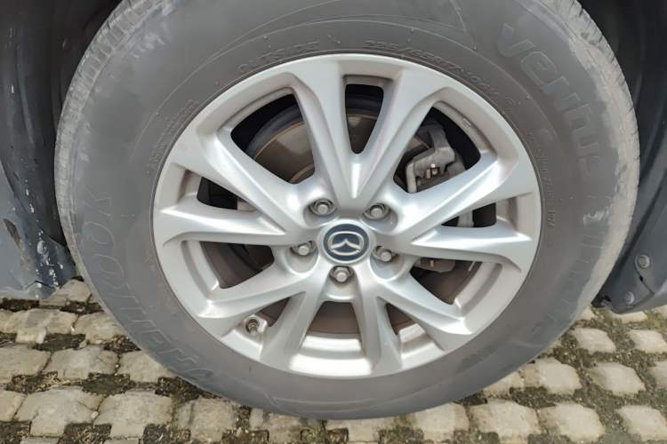 Used Mazda CX-4 2018 2.0L Automatic Two-Wheel Drive Blue Sky Luxury Edition Right Front Wheel Hub