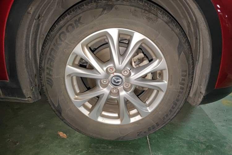 Used Mazda CX-4 2018 2.0L Automatic Two-Wheel Drive Blue Sky Dynamic Version China VI Standard Right Front Wheel Hub