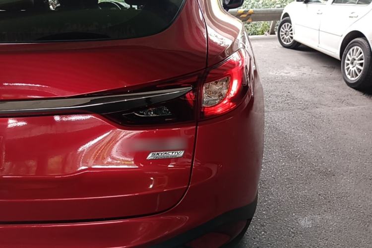 Used Mazda CX-4 2018 2.0L Automatic Two-Wheel Drive Blue Sky Premium Upgrade Version China VI Standard Right Rear Taillight