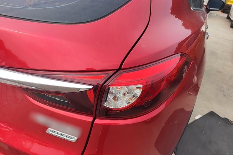 Used Mazda CX-4 2018 2.0L Automatic Two-Wheel Drive Blue Sky Premium Upgrade Version China VI Standard Right Rear Taillight
