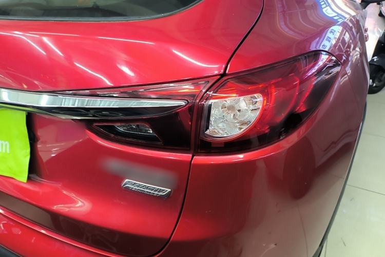 Used Mazda CX-4 2018 2.0L Automatic Two-Wheel Drive Blue Sky Dynamic Version China VI Standard Right Rear Taillight