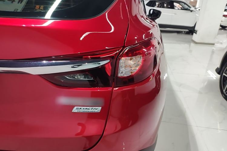 Used Mazda CX-4 2018 2.0L Automatic Two-Wheel Drive Blue Sky Dynamic Version China VI Standard Right Rear Taillight
