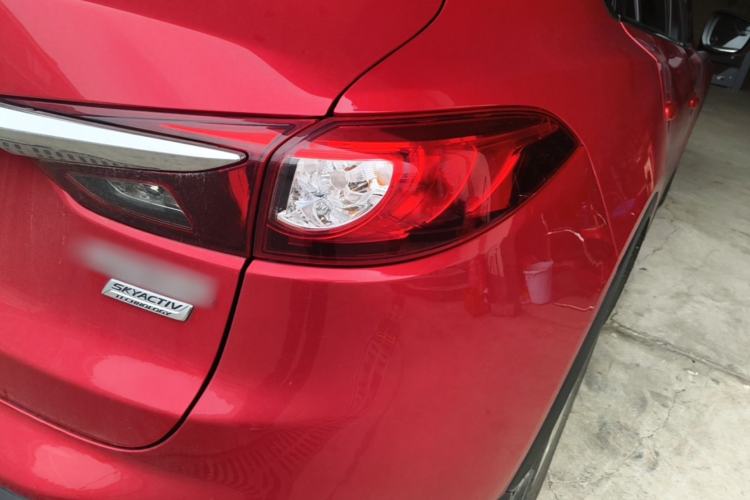 Used Mazda CX-4 2018 2.0L Automatic Two-Wheel Drive Blue Sky Dynamic Version China VI Standard Right Rear Taillight