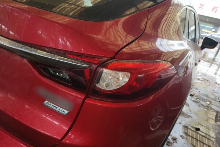 Used Mazda CX-4 2018 2.0L Automatic Two-Wheel Drive Blue Sky Dynamic Version China VI Standard Right Rear Taillight