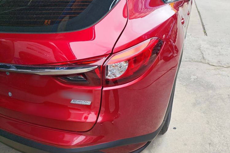 Used Mazda CX-4 2018 2.0L Automatic Two-Wheel Drive Blue Sky Premium Upgrade Version China VI Standard Right Rear Taillight