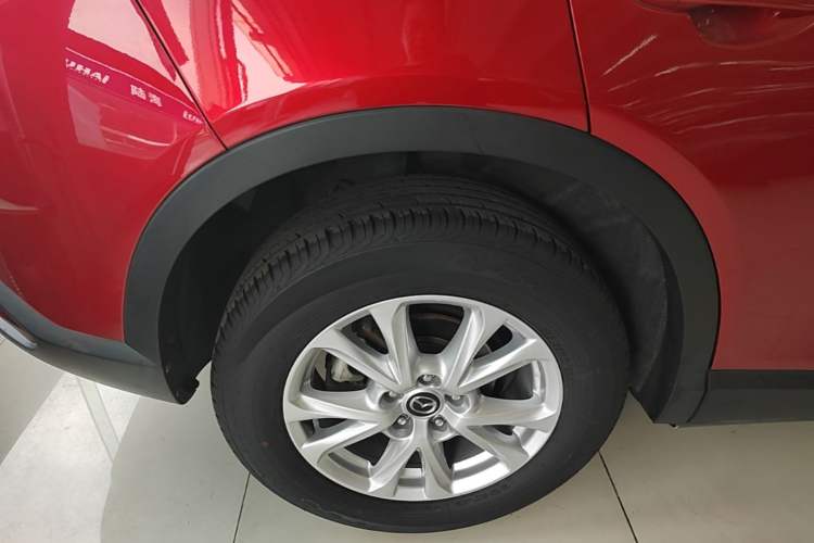 Used Mazda CX-4 2018 2.0L Automatic Two-Wheel Drive Blue Sky Dynamic Version China V Standard Right Rear Wheel Hub