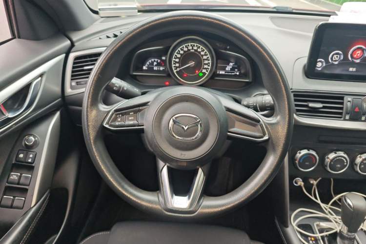 Used Mazda CX-4 2018 2.0L Automatic Two-Wheel Drive Blue Sky Dynamic Version China V Standard Steering Wheel