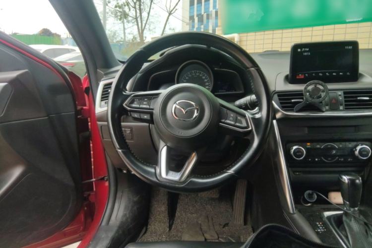 Used Mazda CX-4 2018 2.0L Automatic Two-Wheel Drive Blue Sky Premium Upgrade Version China V Standard Steering Wheel