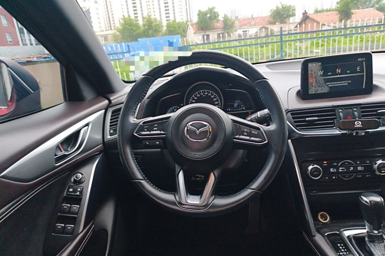 Used Mazda CX-4 2018 2.0L Automatic Two-Wheel Drive Blue Sky Premium Upgrade Version China VI Standard Steering Wheel