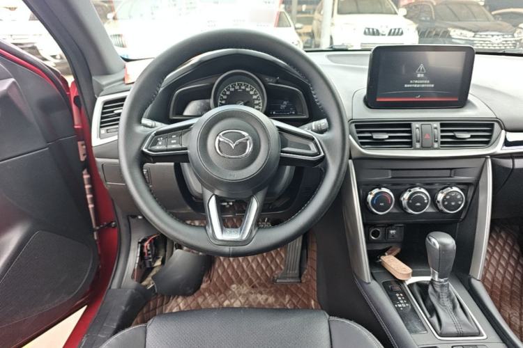 Used Mazda CX-4 2018 2.0L Automatic Two-Wheel Drive Blue Sky Dynamic Version China VI Standard Steering Wheel