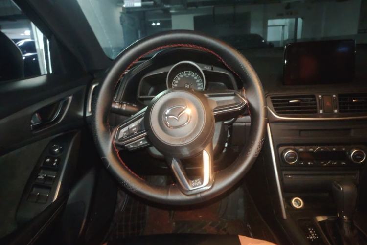 Used Mazda CX-4 2018 2.0L Automatic 2WD Blue Sky Exploration Edition China VI Standard Steering Wheel