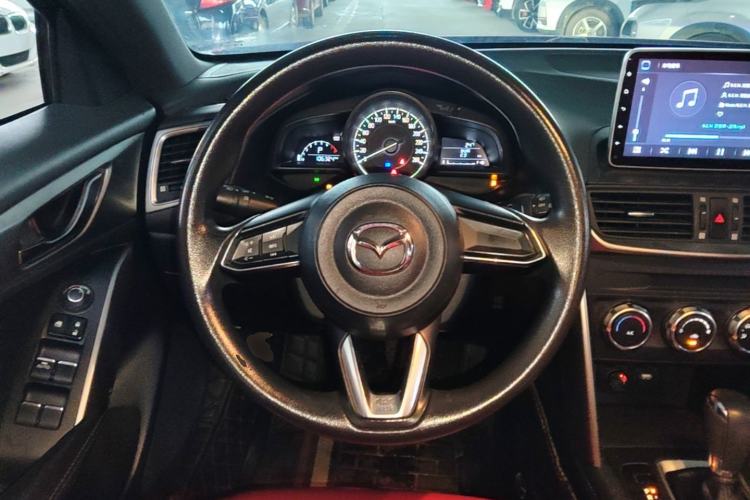 Used Mazda CX-4 2018 2.0L Automatic Two-Wheel Drive Blue Sky Dynamic Version China VI Standard Steering Wheel