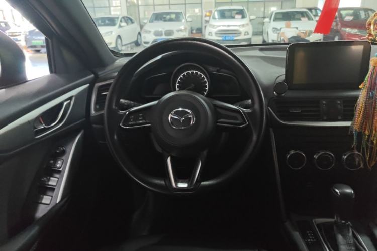 Used Mazda CX-4 2018 2.0L Automatic Two-Wheel Drive Blue Sky Dynamic Version China V Standard Steering Wheel