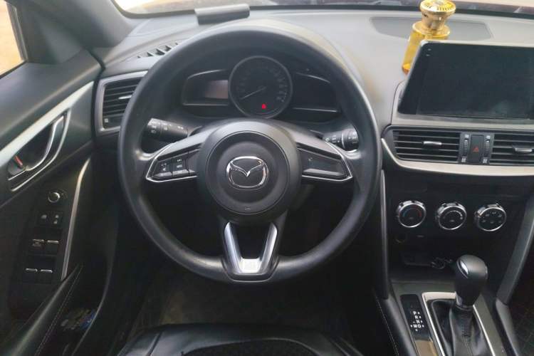 Used Mazda CX-4 2018 2.0L Automatic Two-Wheel Drive Blue Sky Dynamic Version China V Standard Steering Wheel